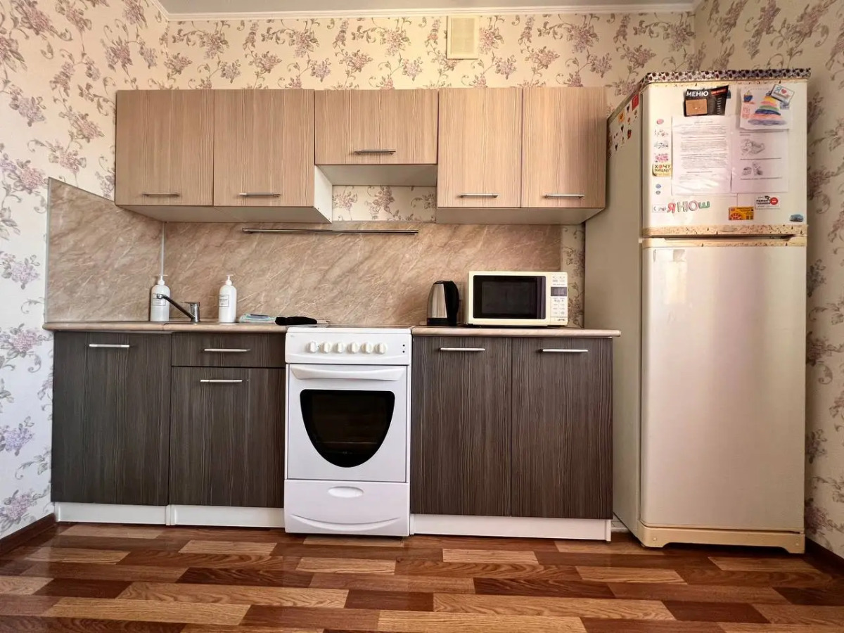 Апартаменты 2кв Восточный Суходольская 14