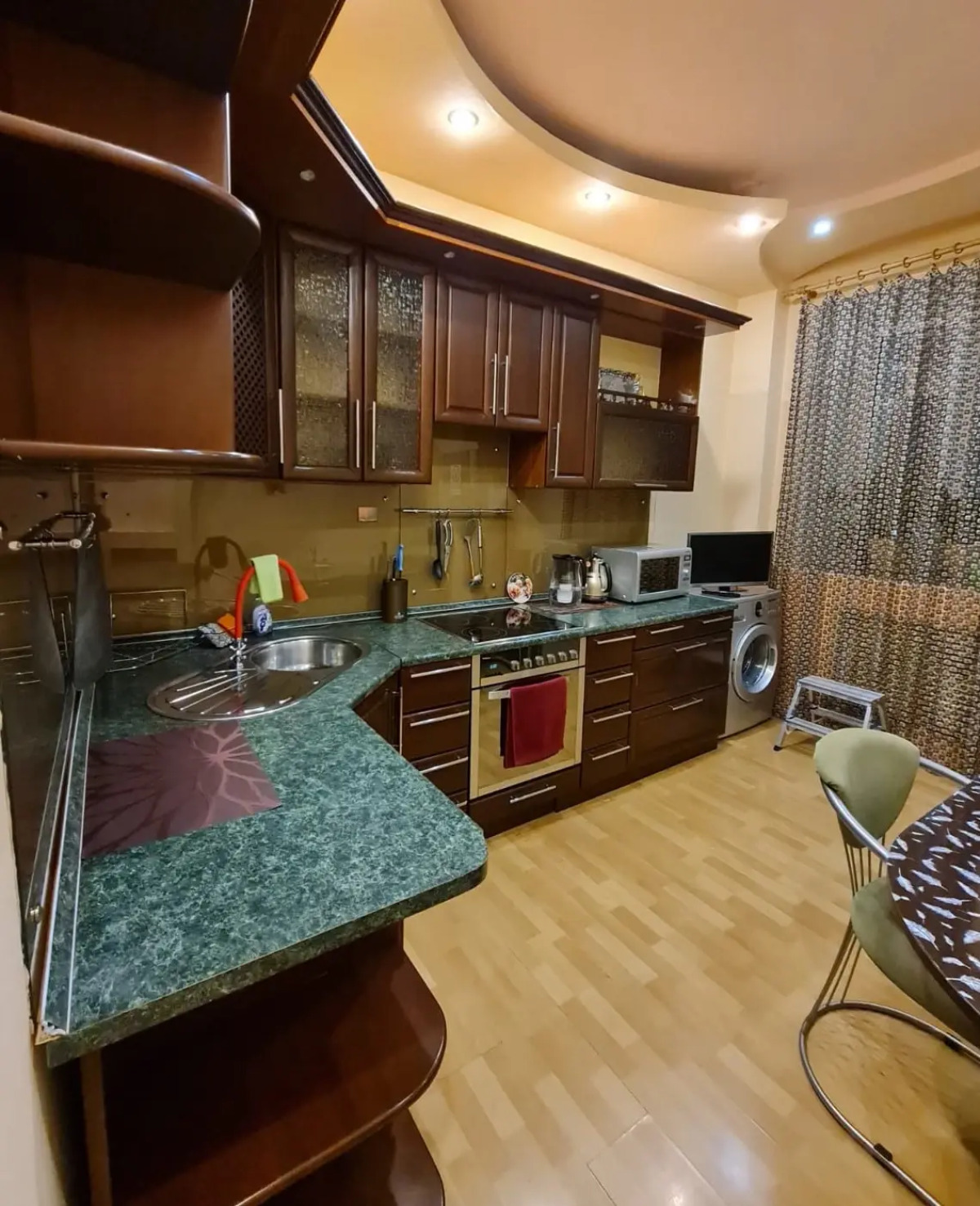 Апартаменты во Дворе Главного Офиса Норникеля