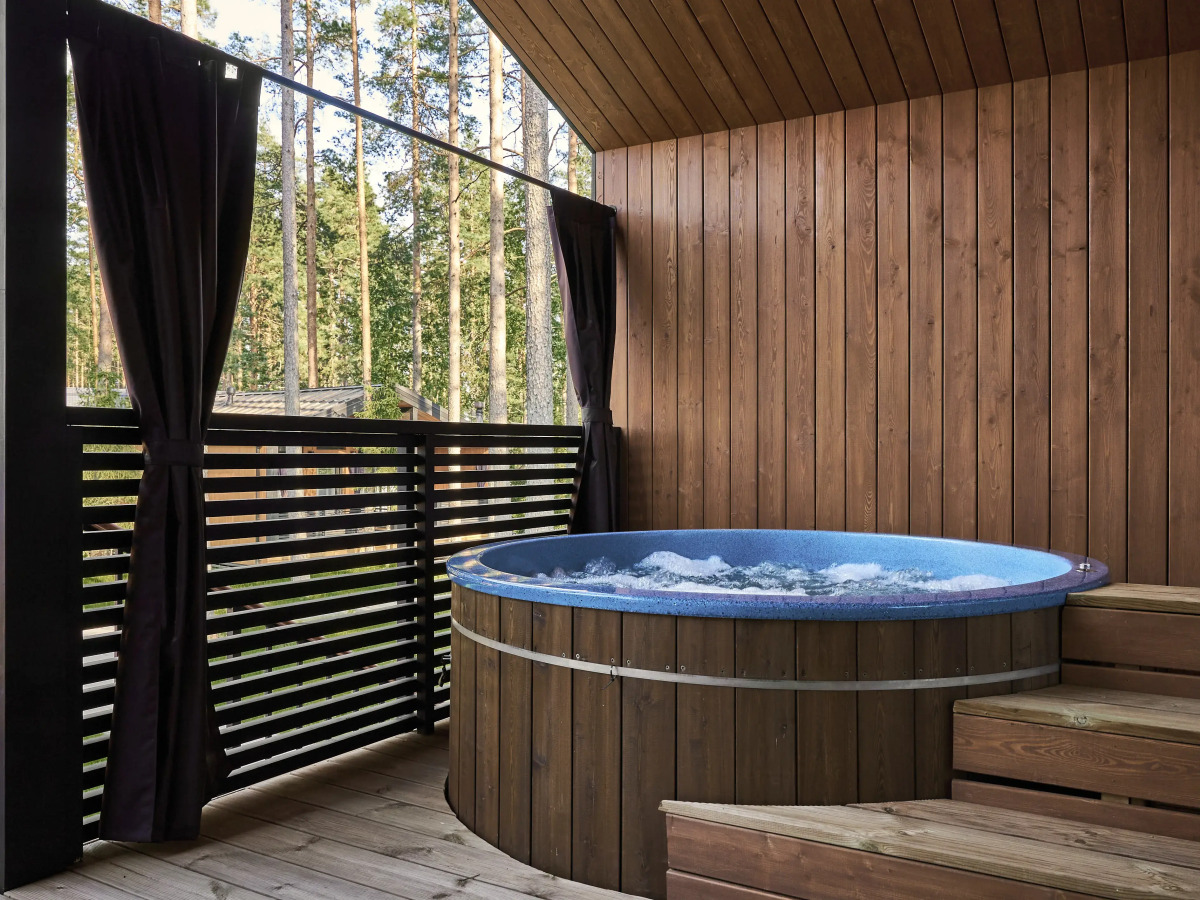 Частный дом с теплой купелью с джакузи и зоной барбекю Land Breeze