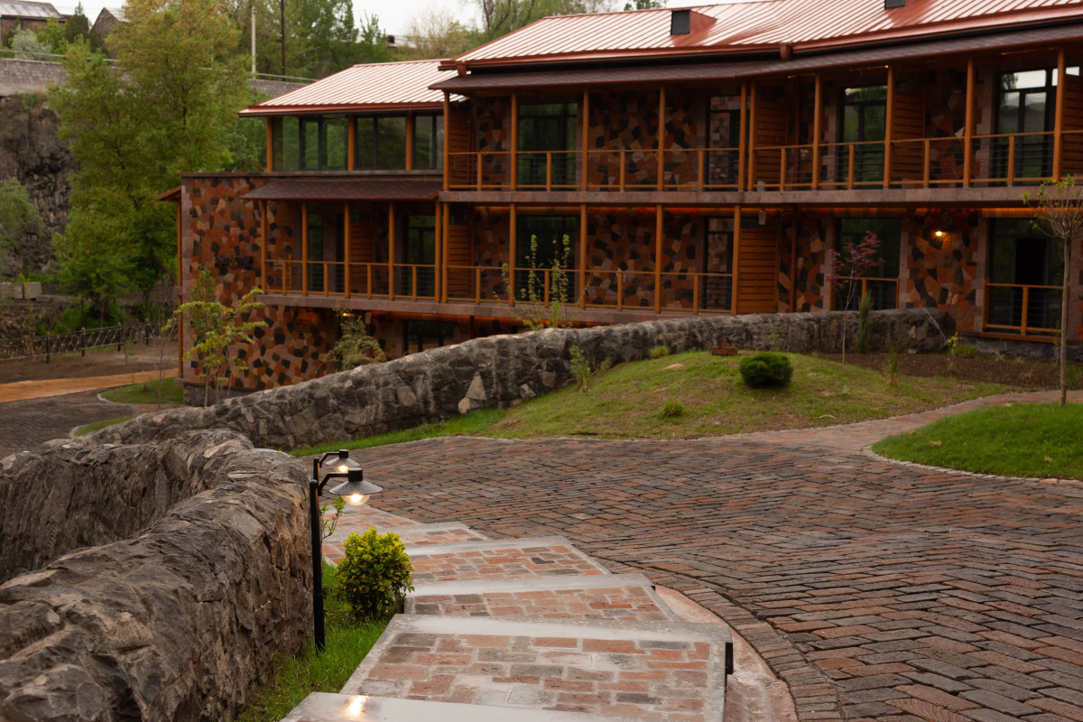 Отель Red Bridge Yerevan