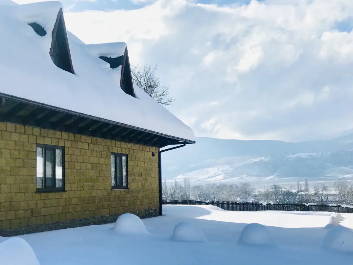 Частный дом часть с 2 спальнями с видом на горы