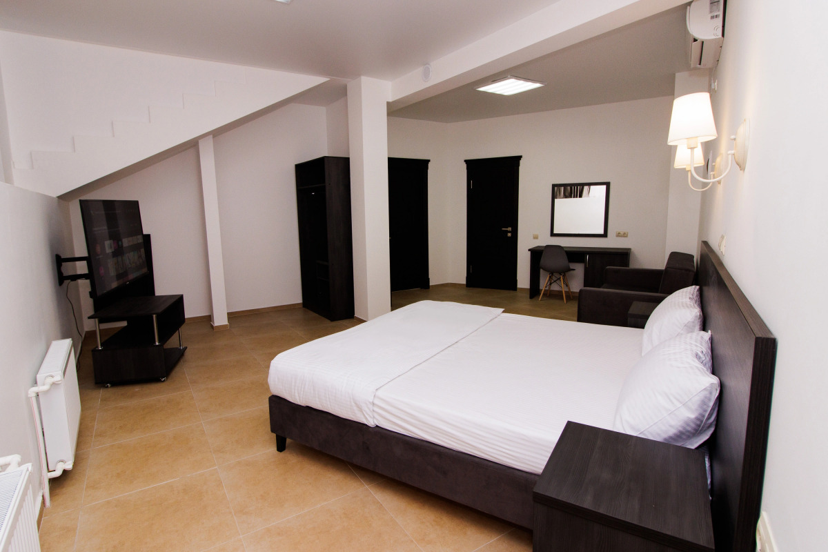 Меблированные комнаты Люди