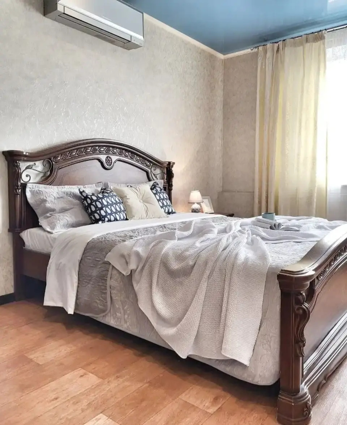 Апартаменты на улице Комарова 127Б