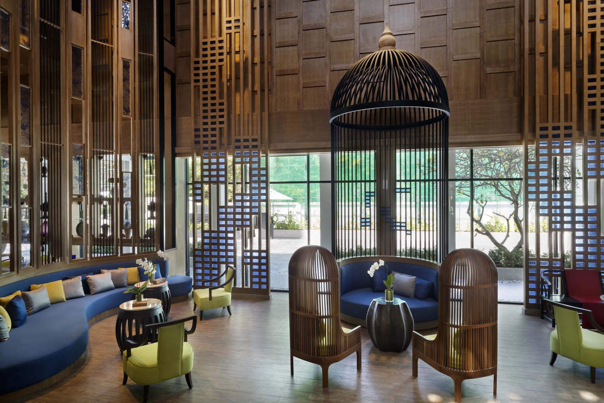 Отель OUTRIGGER Surin Beach Resort