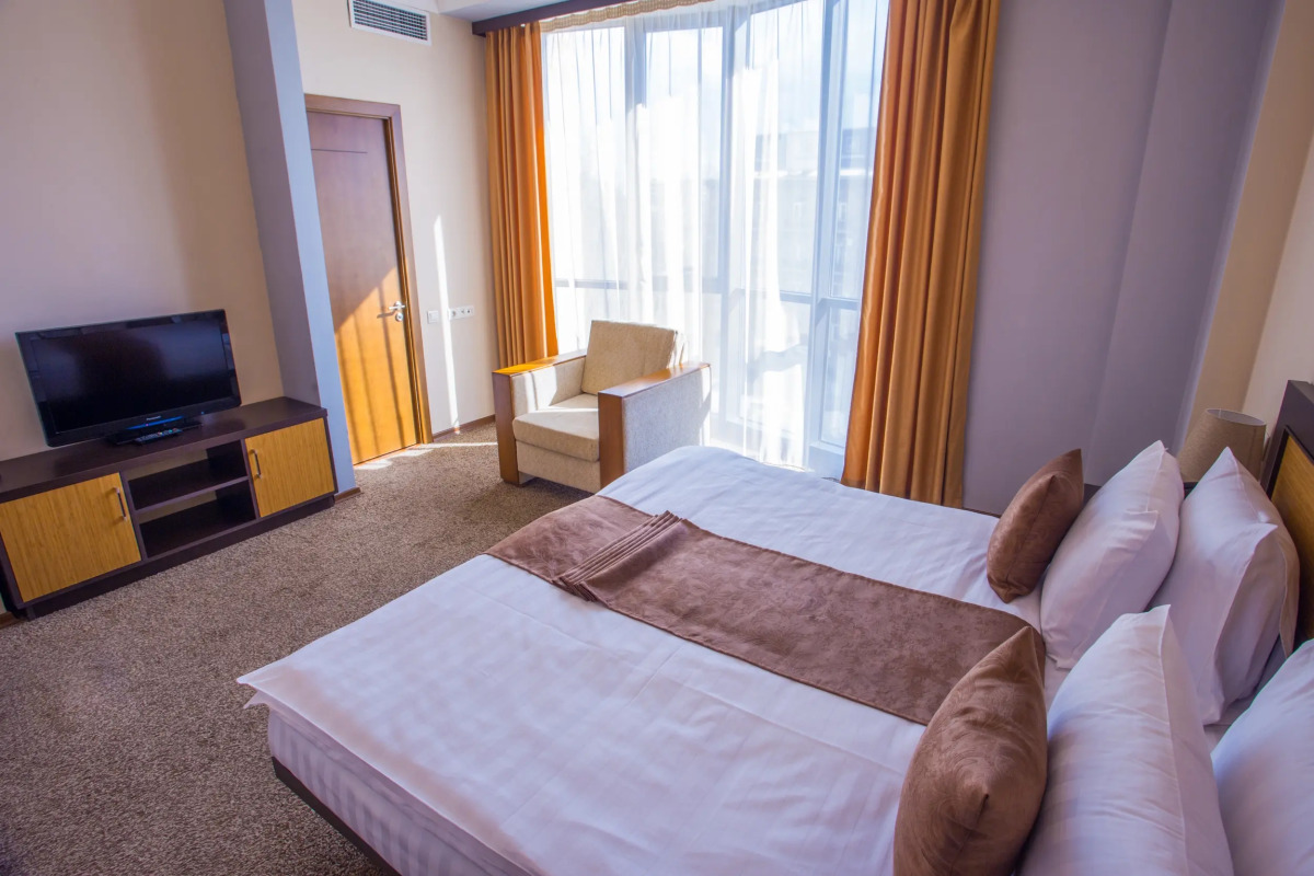 Отель Ani Central Inn