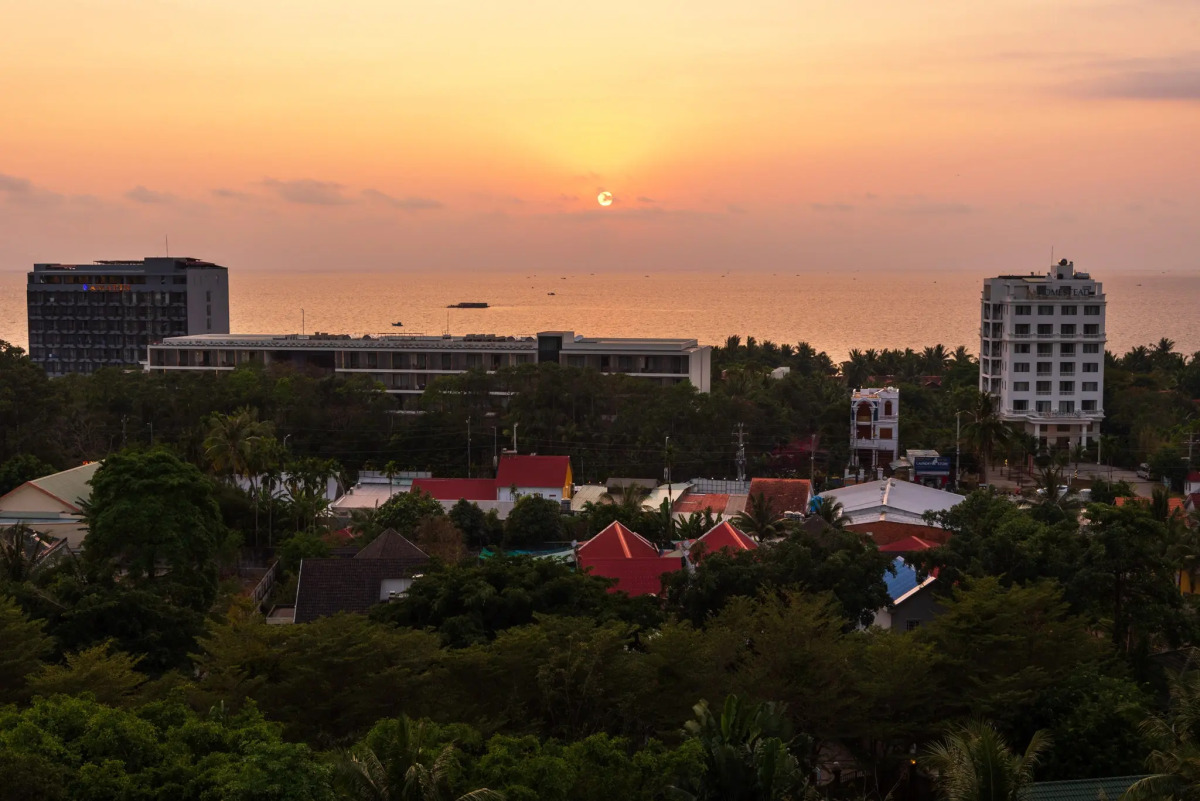 Отель The Up Phu Quoc