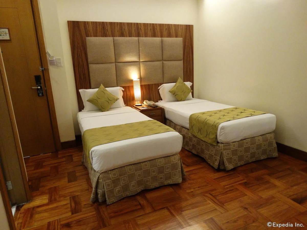 Отель City Garden Suites Manila