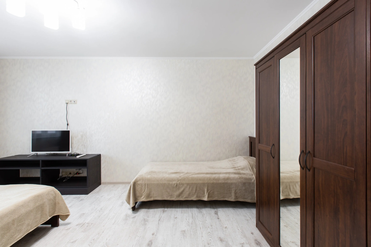 1b  Krasnogrskij 46 Apartments