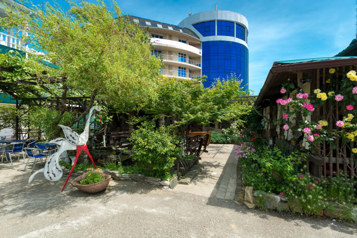 Курортный отель Лазурный берег