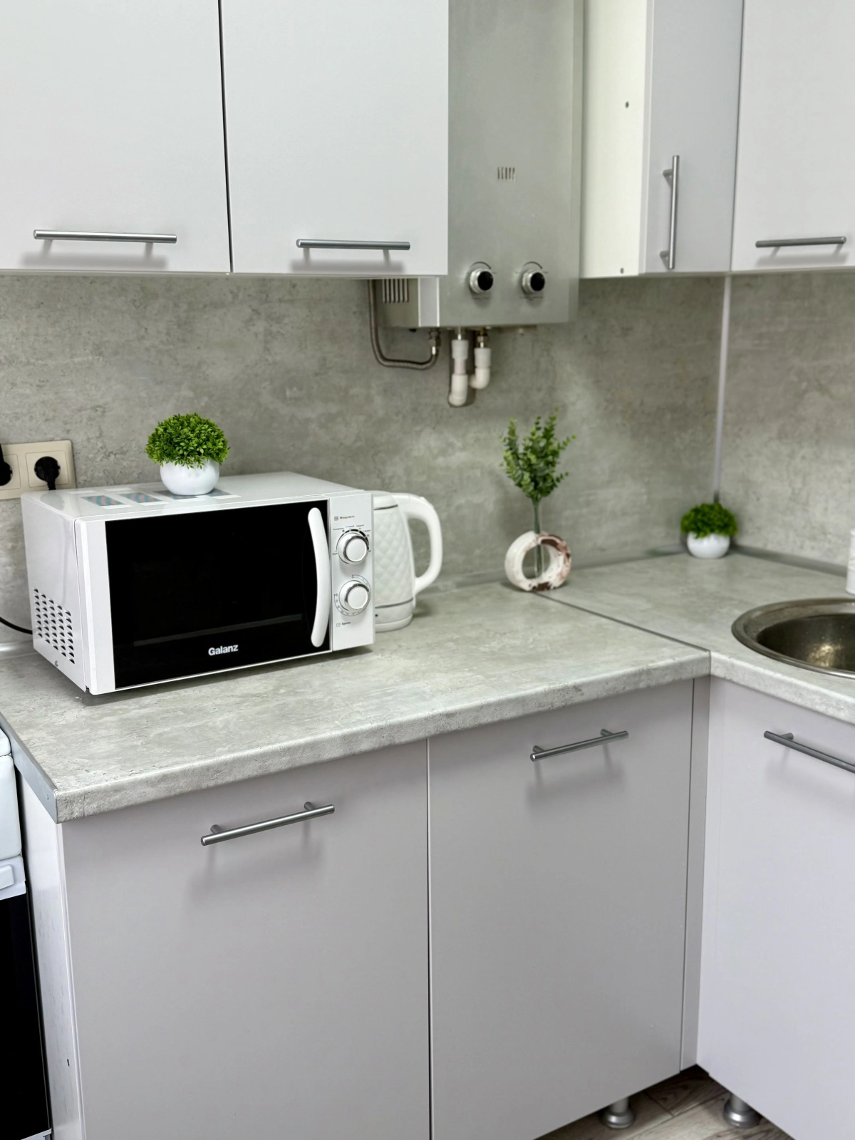 Квартира С Новым Ремонтом , В Лучшем Районе