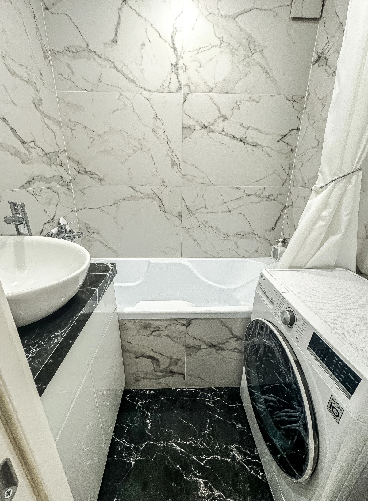 Апартаменты на Чкалова после ремонта, 2 комнаты: гостиная и спальня