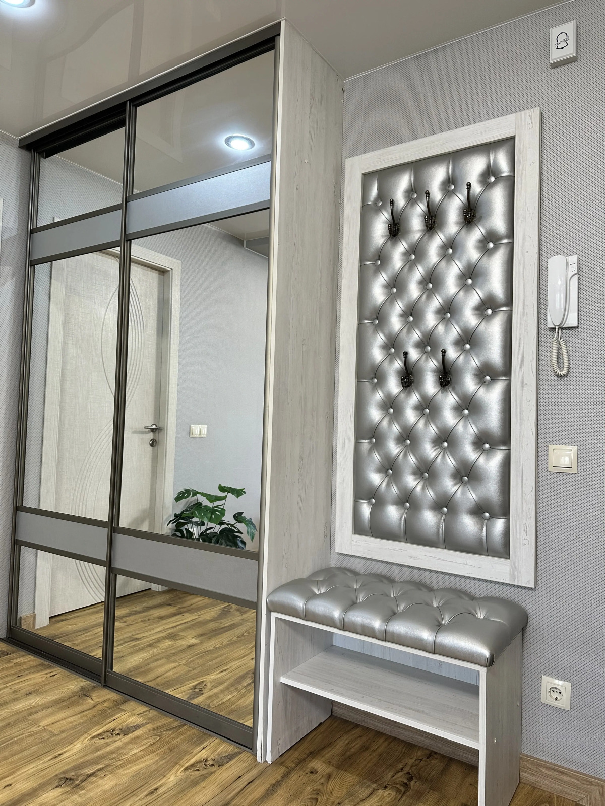 Апартаменты Мира 62