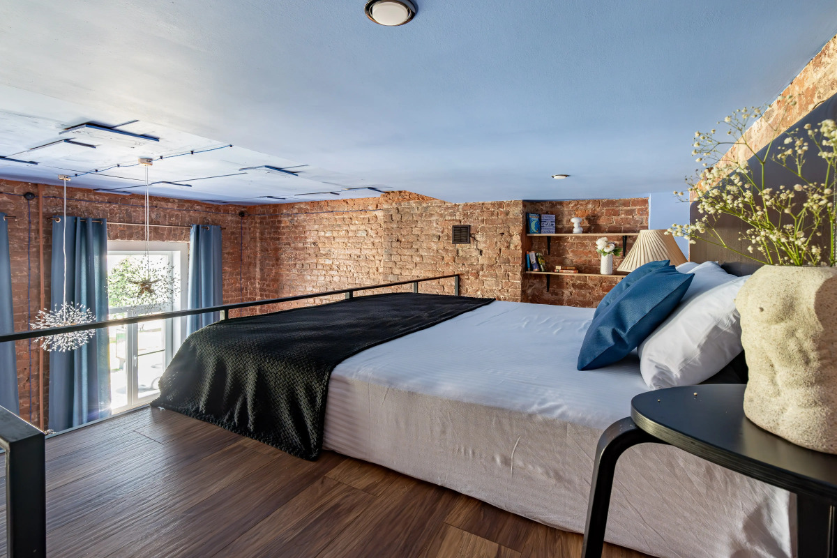 Апартаменты Лофт с Видом на Неву 3