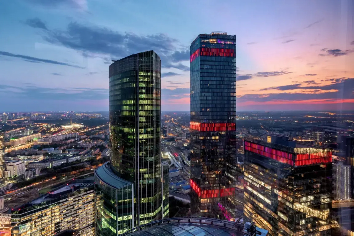 Студия для двоих на 74-м этаже