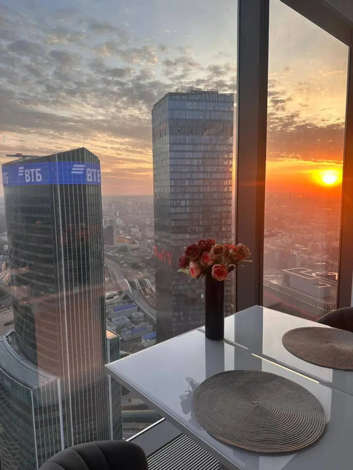 Апартаменты Sky City Moscow 80 этаж Вид на МГУ, Лужники, Парк победы, Воробьевы горы! Уникальный вид!