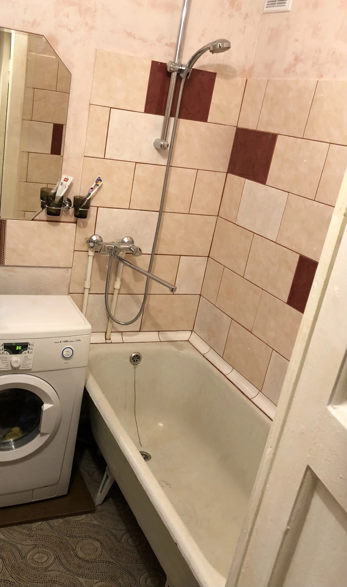 Квартира трехкомнатная Кирова 54