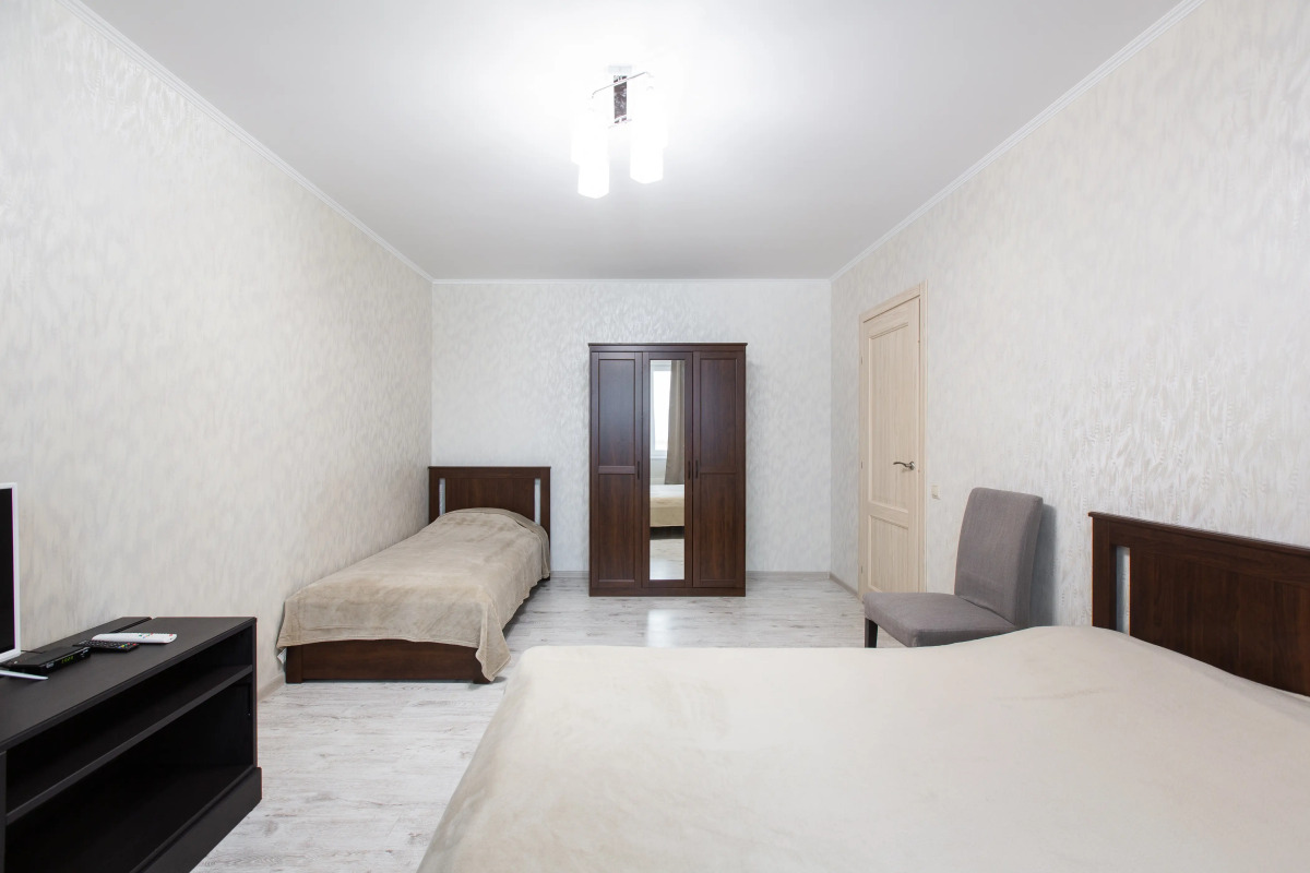 1b  Krasnogrskij 46 Apartments