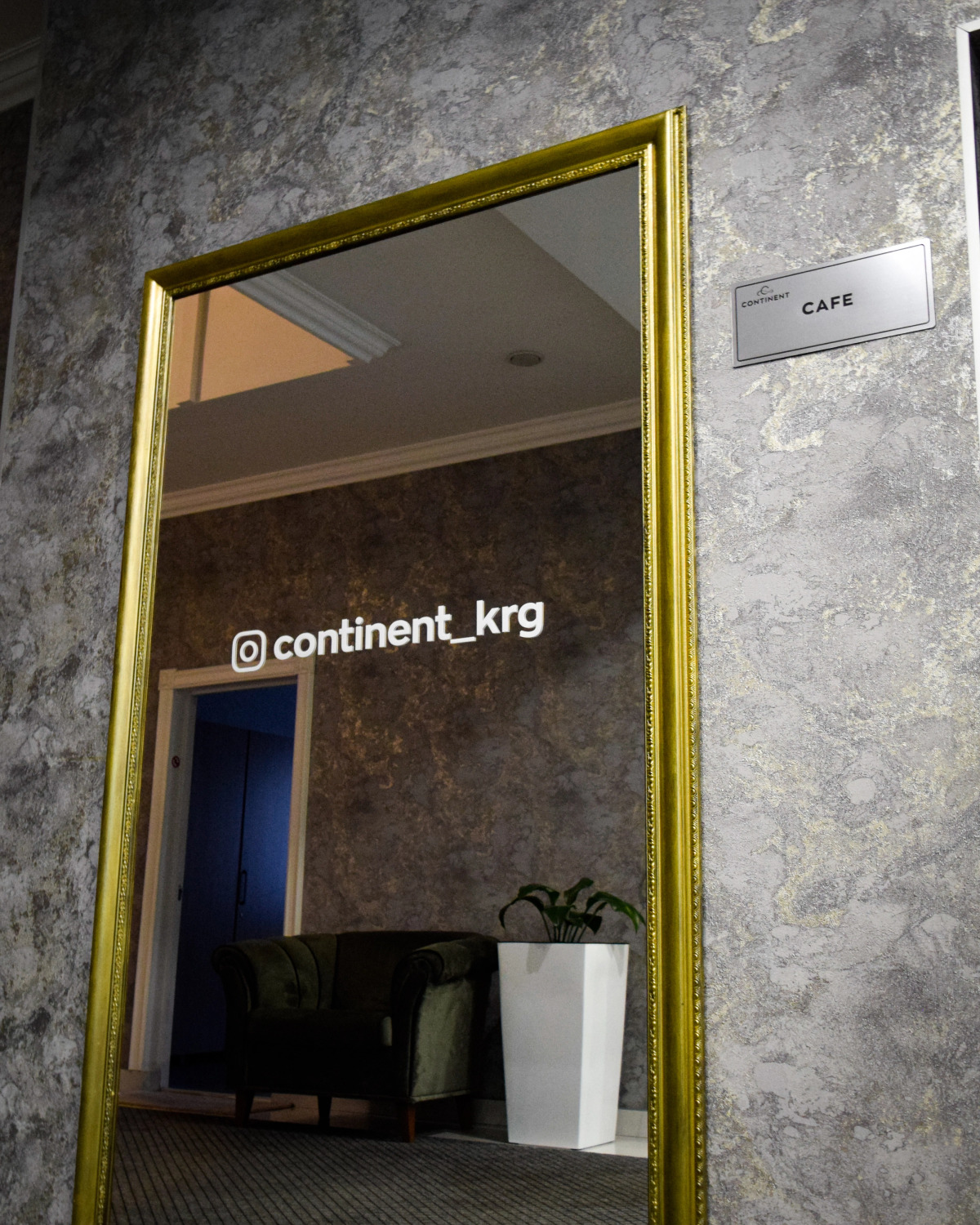 Hotel Continent halal