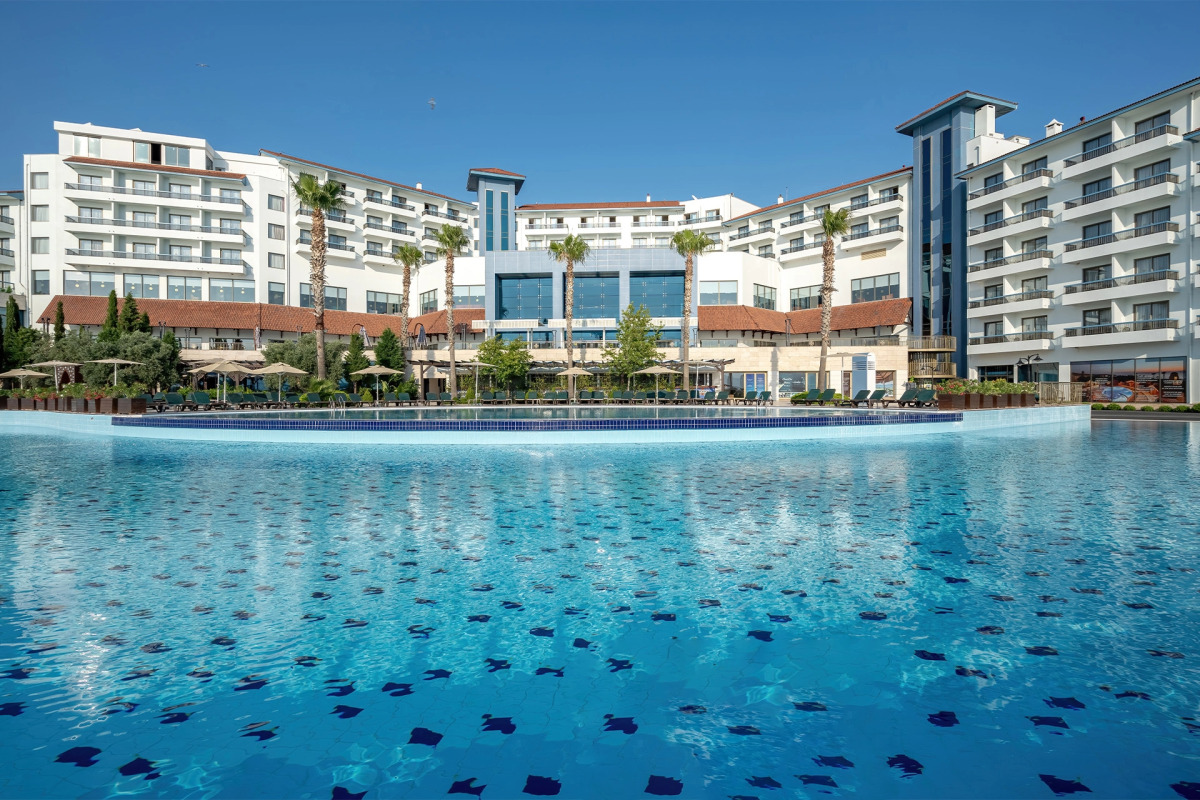 Royal Teos Thermal Resort Clinic & Spa (Halal Hotel)