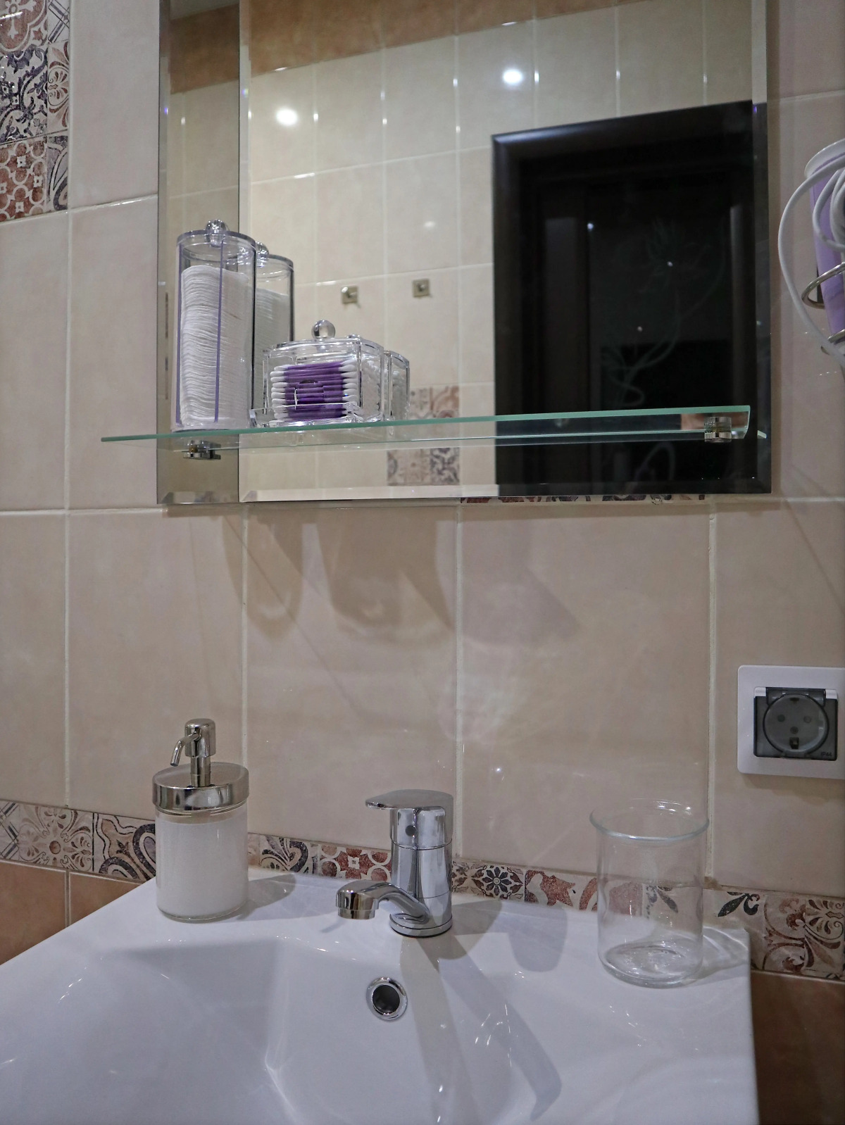 Студия Granada уютная современная в новом доме