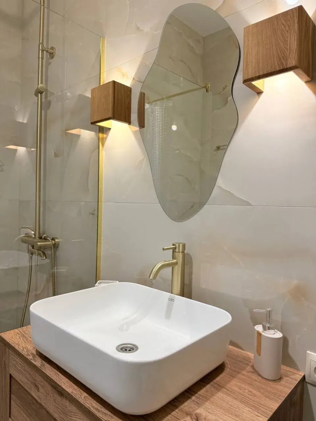 Апартаменты Сталинка на Первой Линии