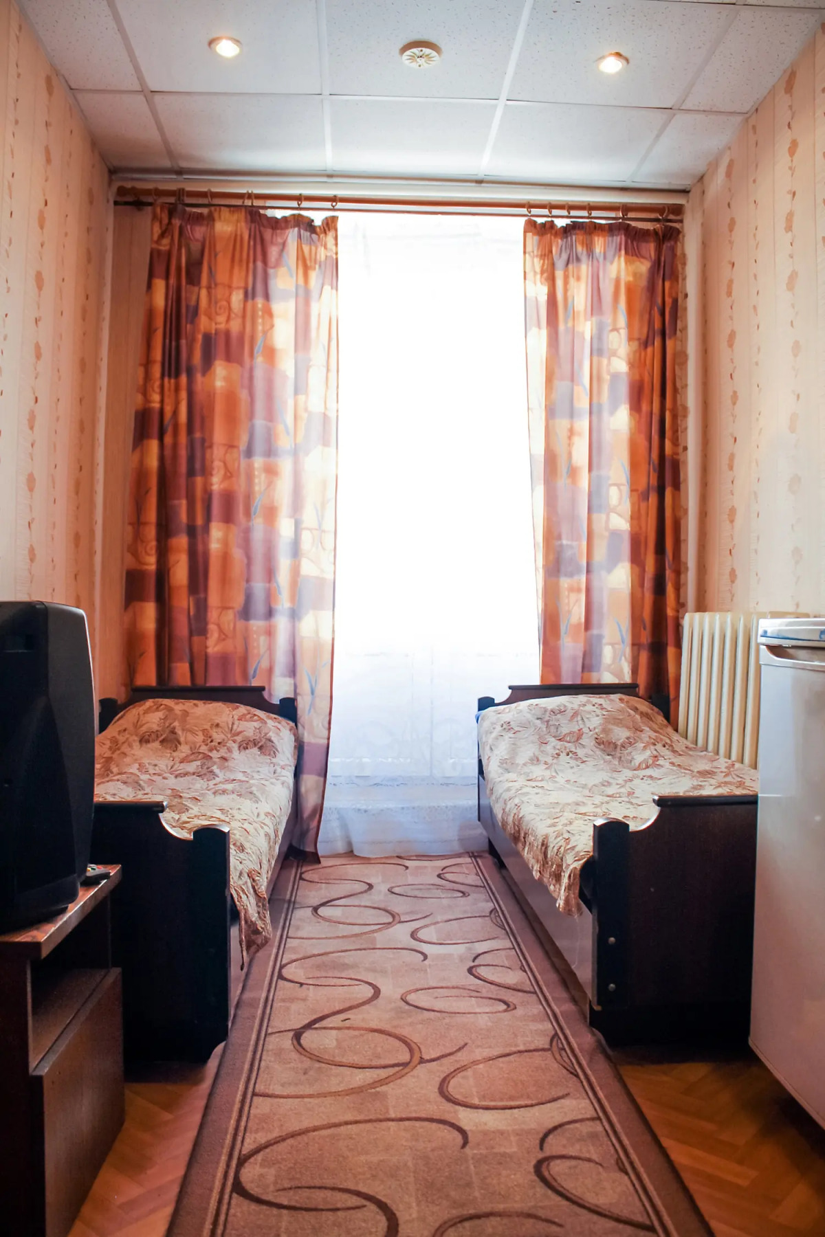 Отель Адамас