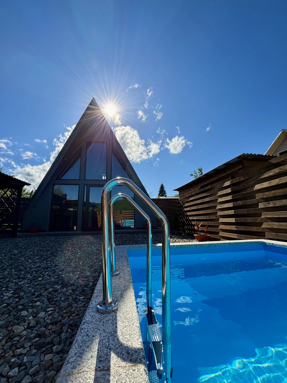 Частный дом Отражение гор