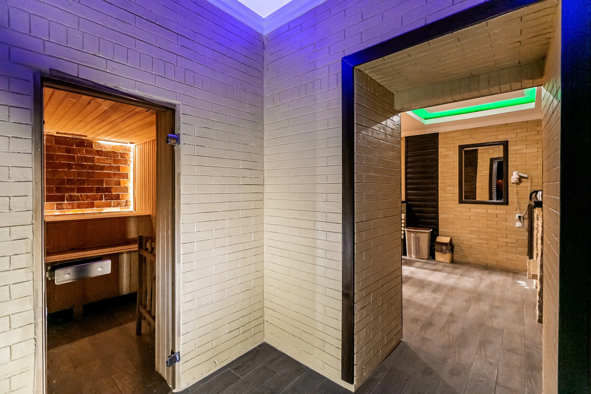 Отель Скала