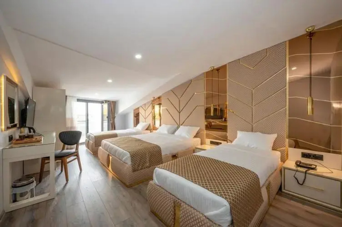 Luxury Airport Hotel by Zazzoni