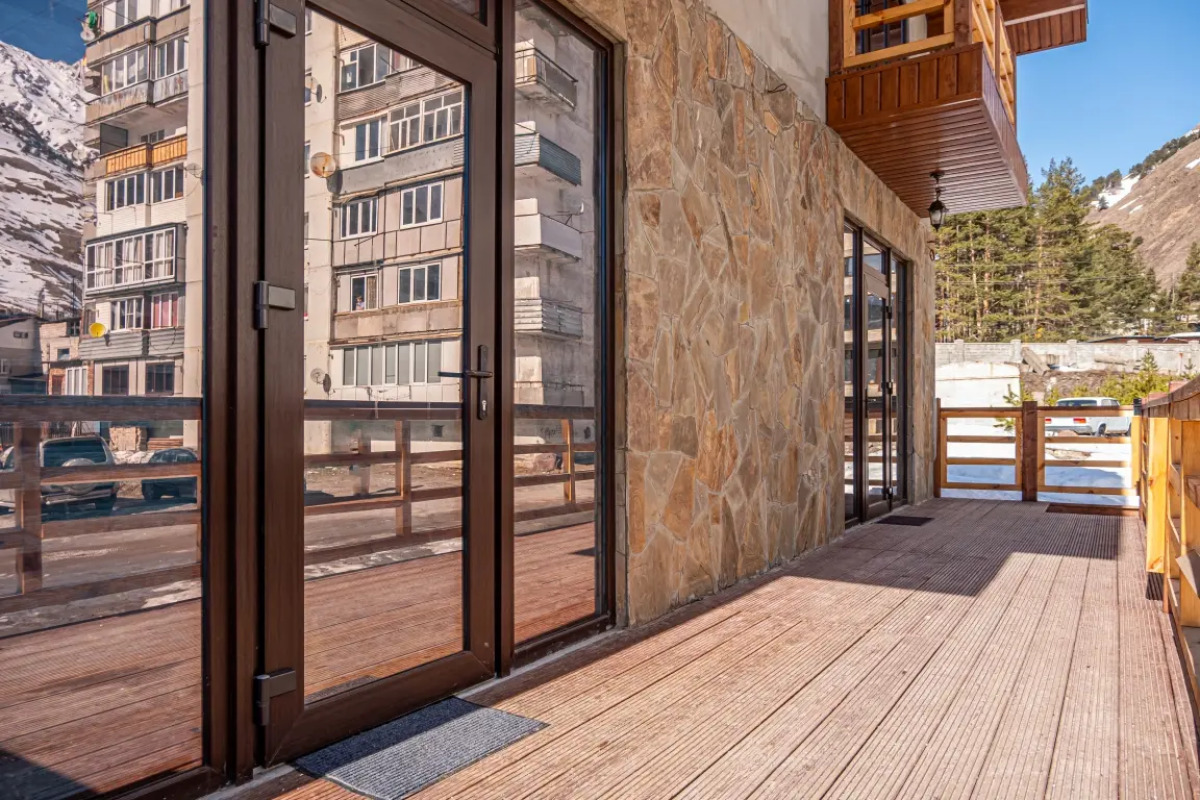 Вилла Семейная с Видом на Горы в Терсколе от Квартирукинг