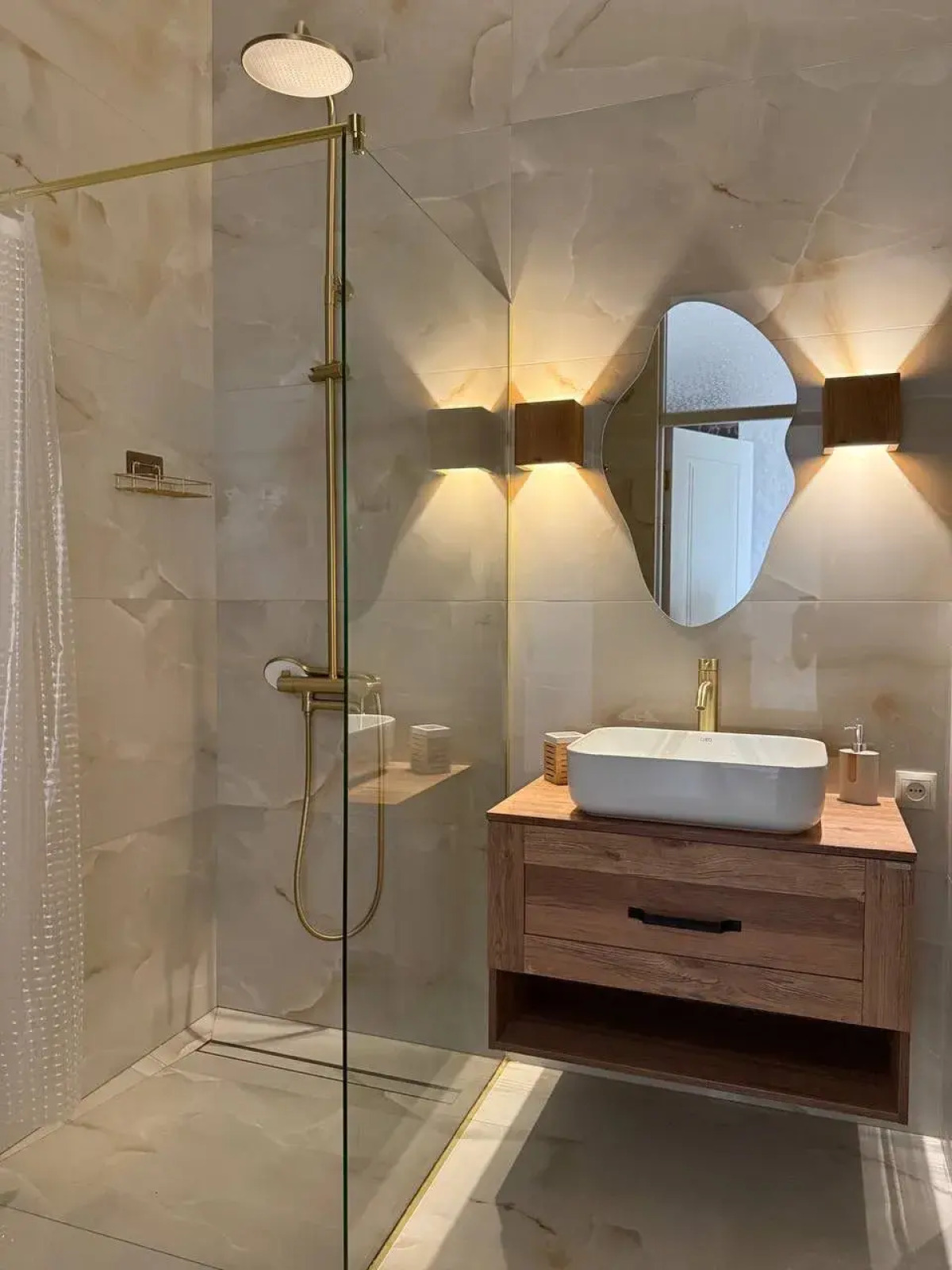 Апартаменты Сталинка на Первой Линии