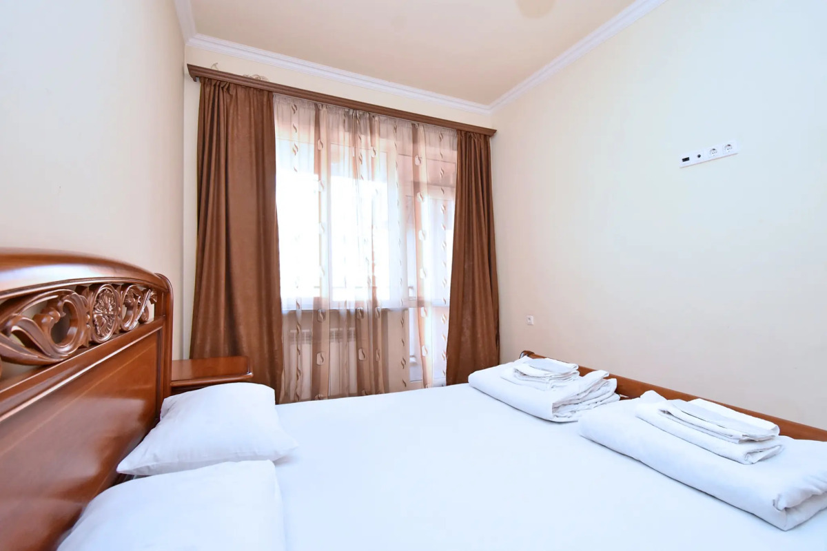 Apartments RentInnYerevan 13 Pavstos Buzand street