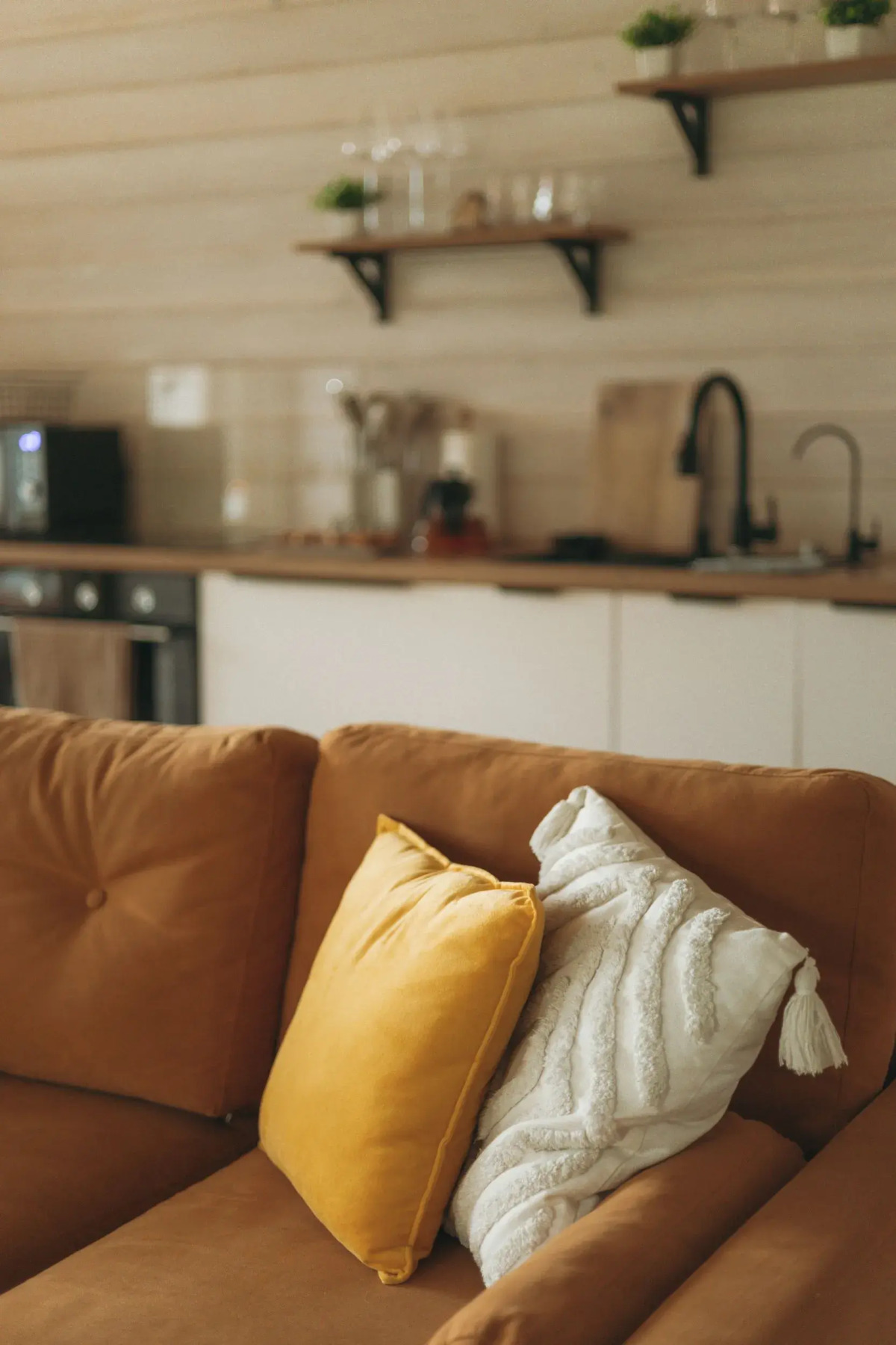 Частный дом с баней и чаном у воды и леса