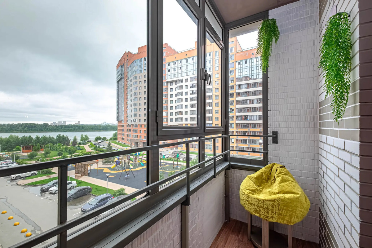 Квартира Семейная Трёхкомнатная с видом на Обь