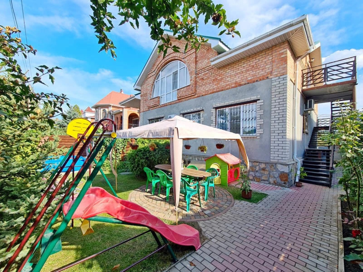 Частный дом Таунхаус со своим двором Кубанский Дворик 1