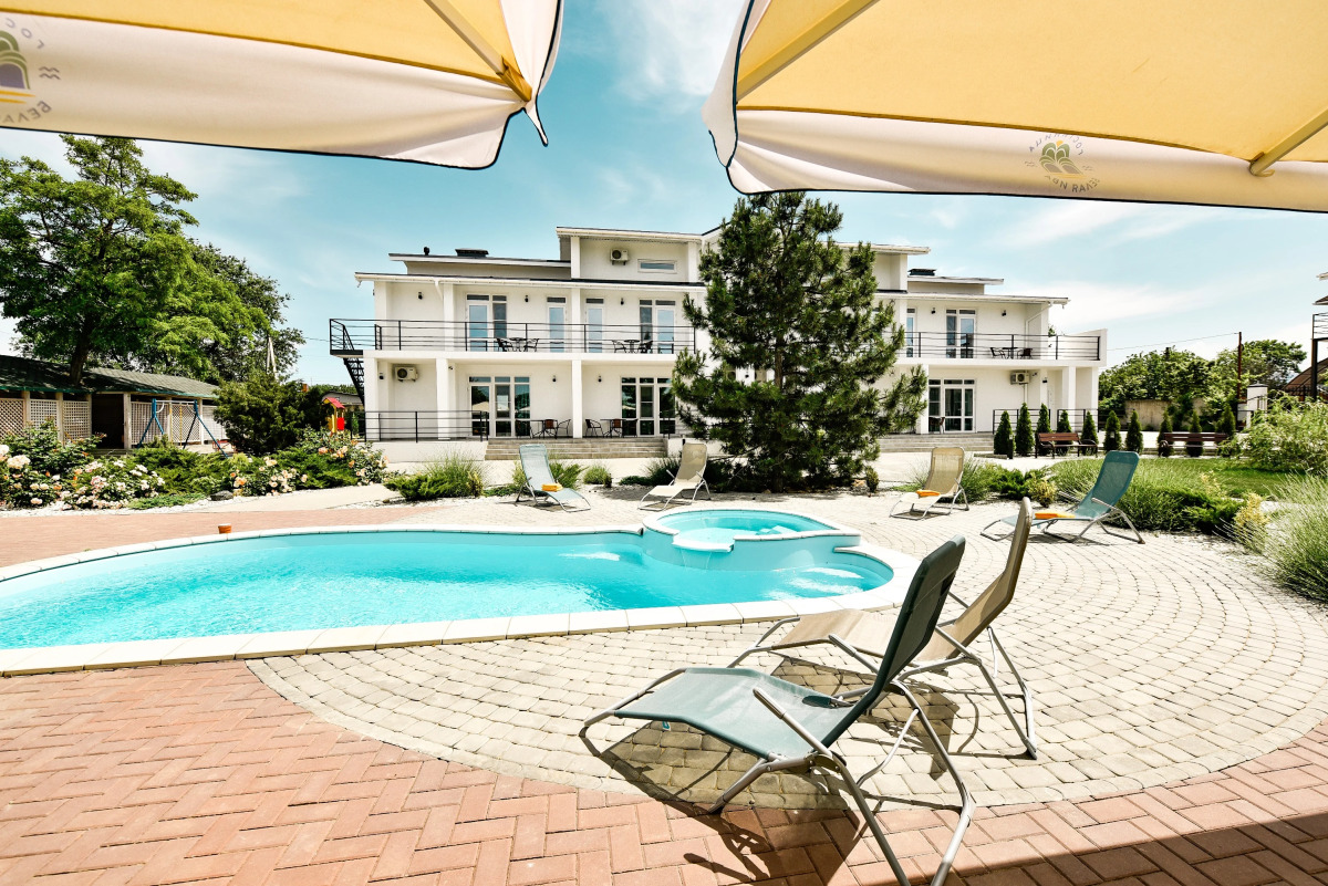 Отель Белая Ива