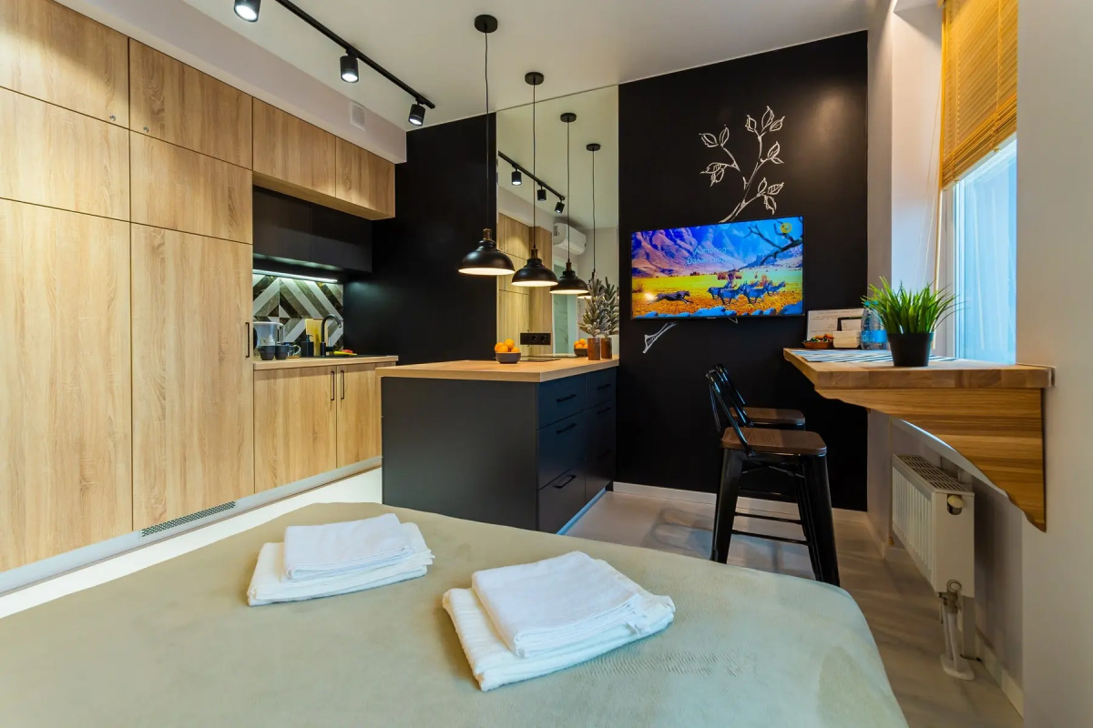 Апартаменты с видом на Останкино Wood&black