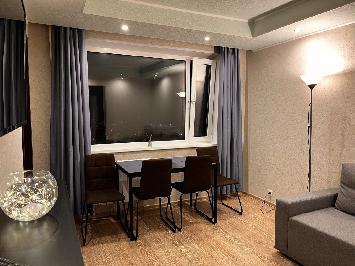 Апартаменты с Потрясающим Видом на Озеро, Горы и Город