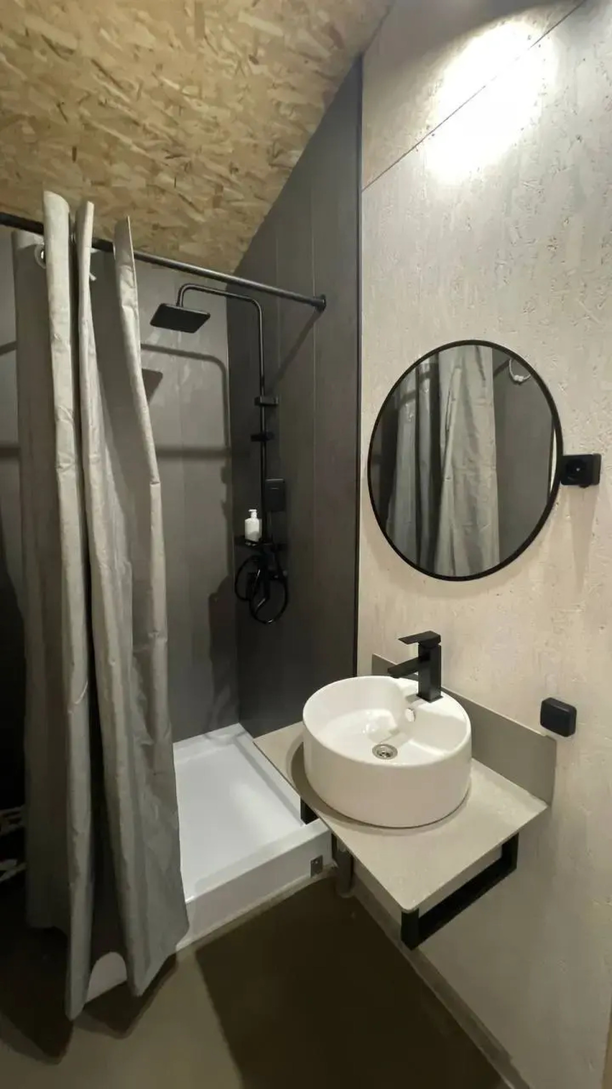 Частный ДОМ У ВОДЫ С БАНЬКОЙ