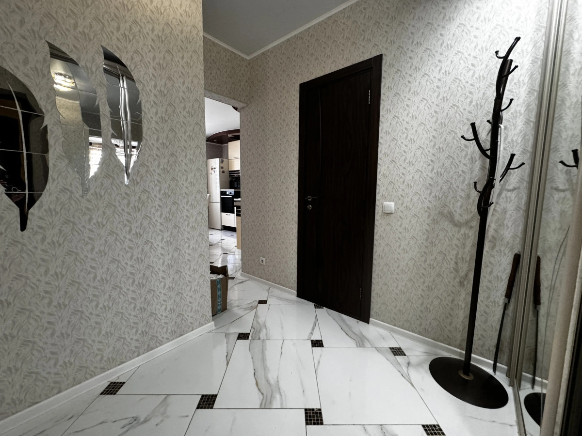 Квартира Новая Двухкомнатная квартира до 8 человек прямо у входа в метро