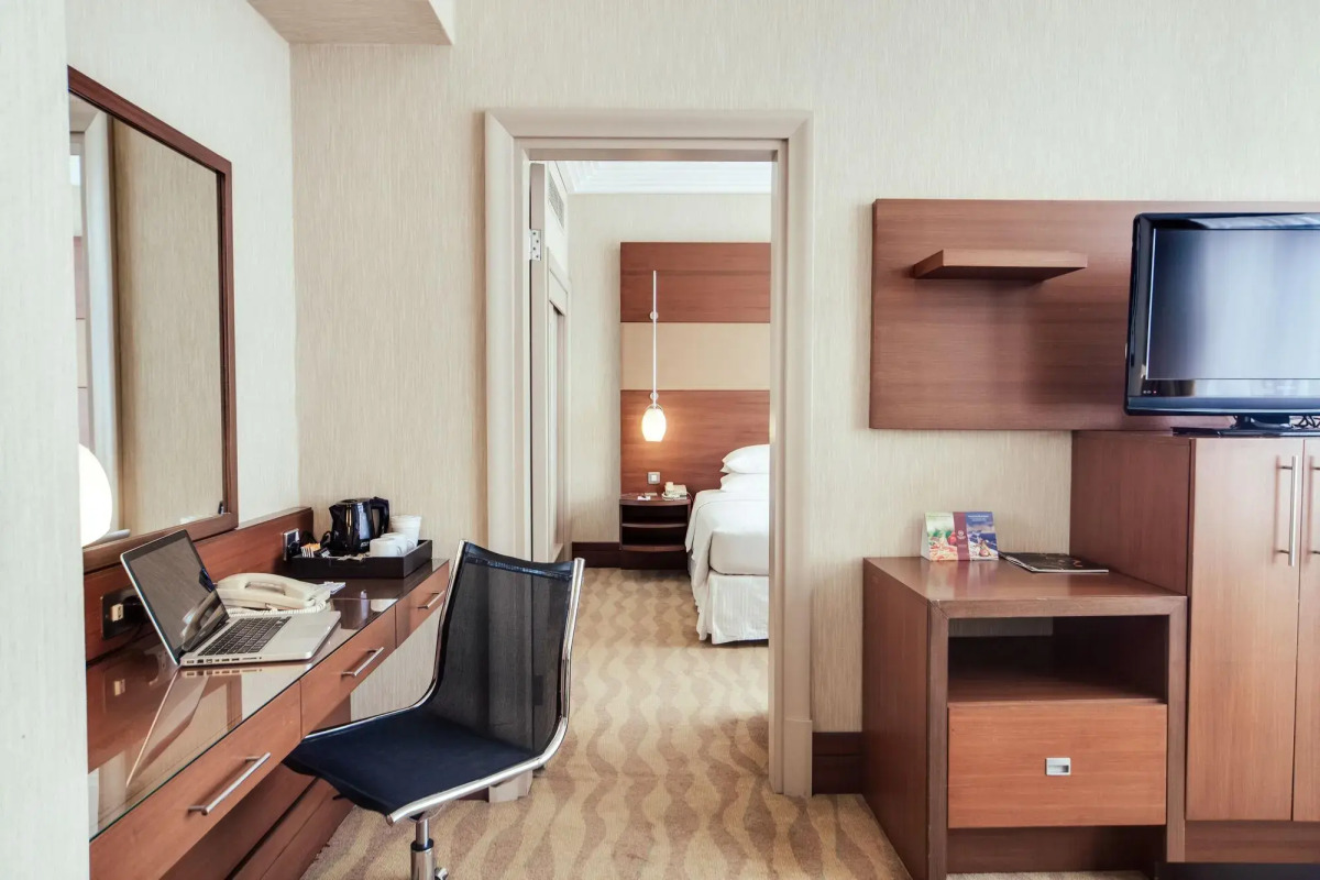 Отель Sheraton Kampala