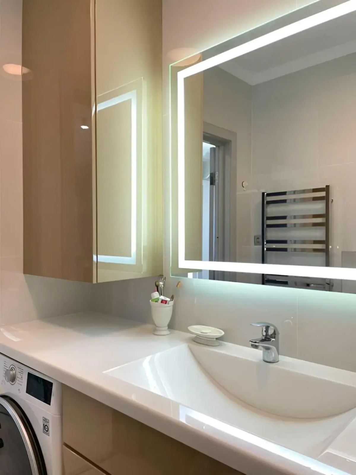 Апартаменты Айсберг с видом на храм с балконом