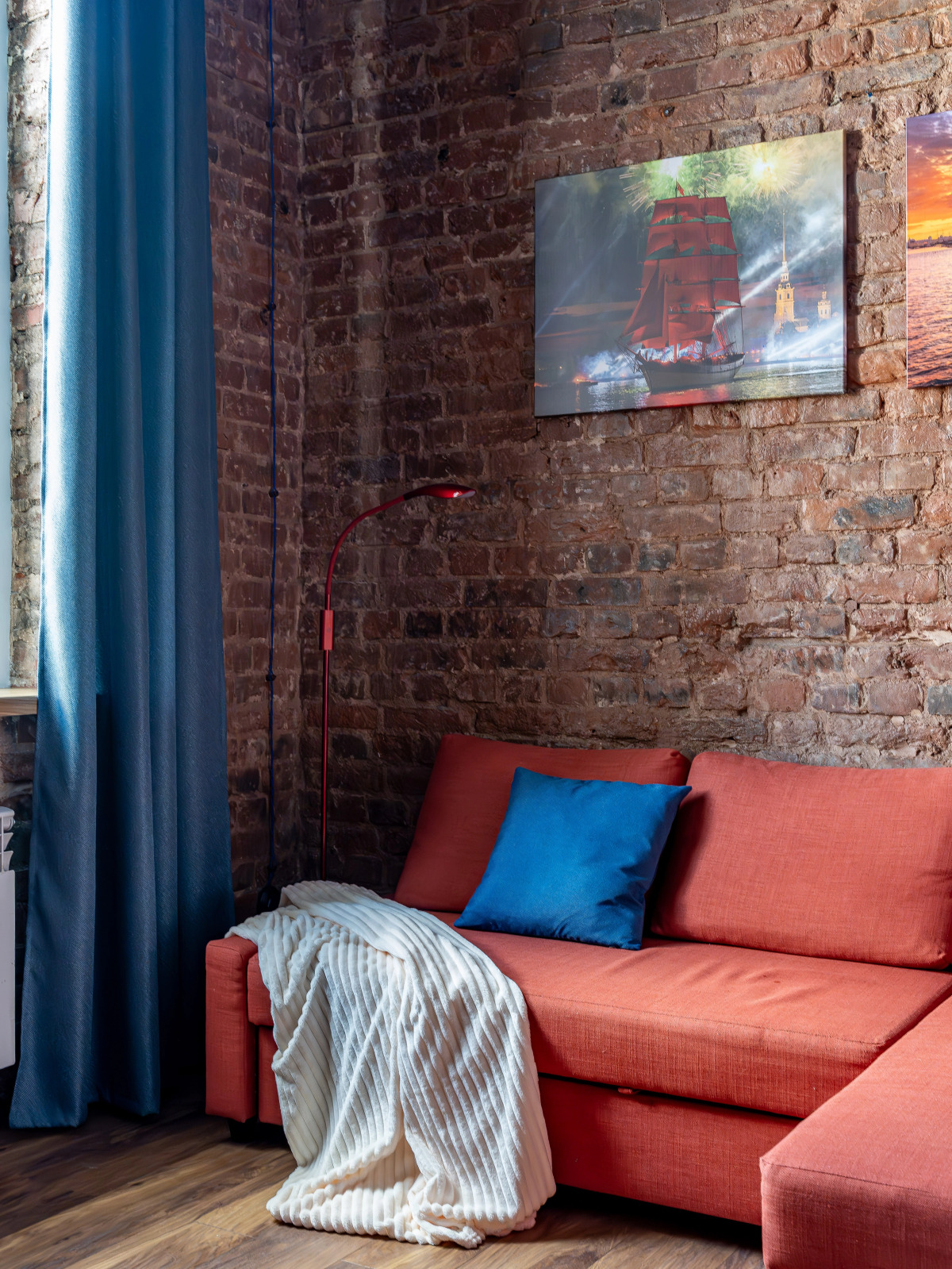 Апартаменты Лофт с Видом на Неву 3