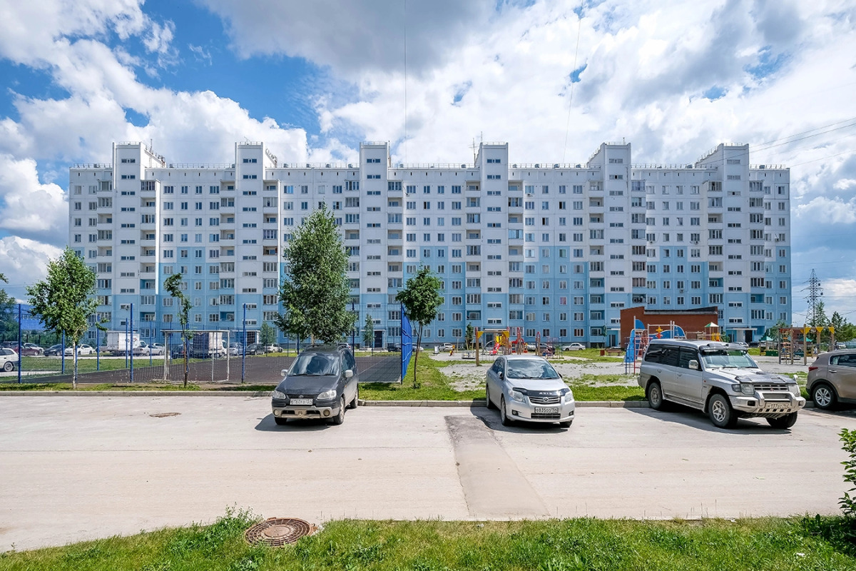 Квартира рядом с Мнтк им. Федорова и Ск Заря