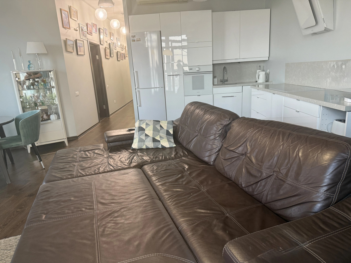 Квартира Волжский бриз Видовая 3-х комнатная на набережной в центре города