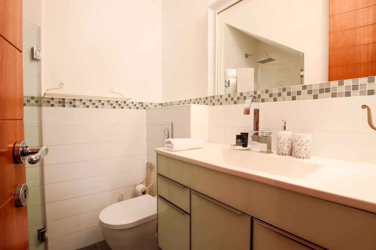 Апартаменты Penthouse & Jacuzzi in Neve Tzedek by FeelHome