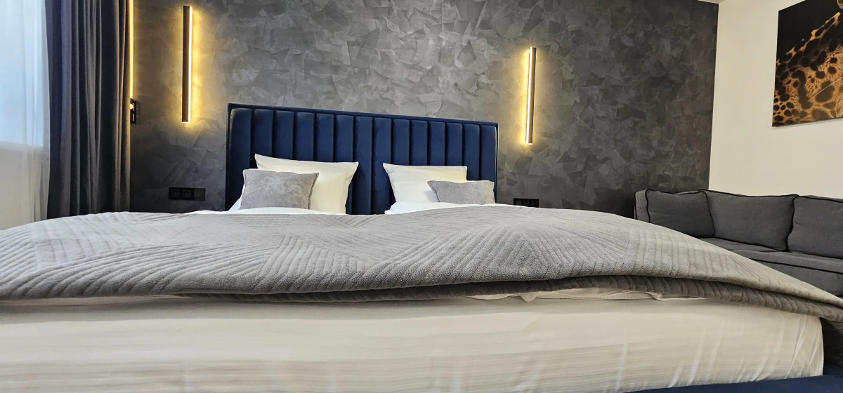 Апартаменты Алиса в Центре на Уральской 20