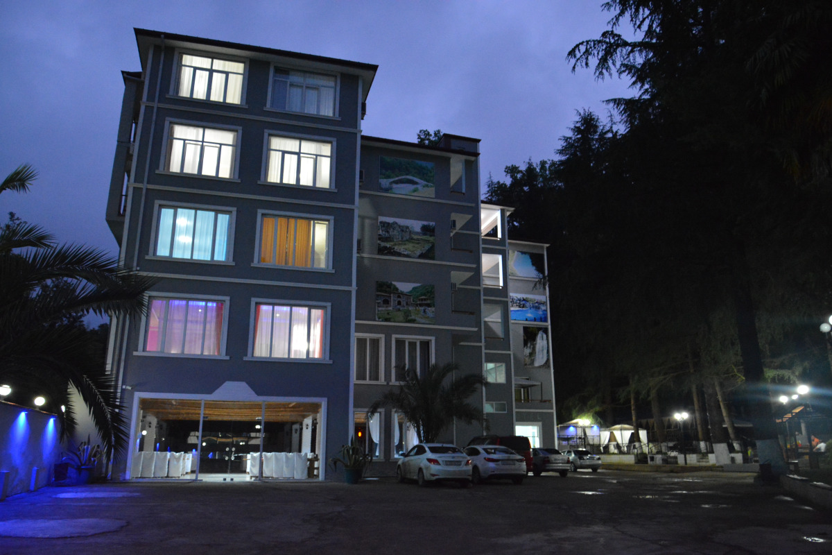 Отель Nine Brothers