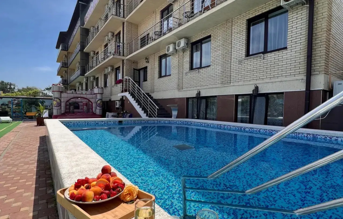 Отель Леонидас