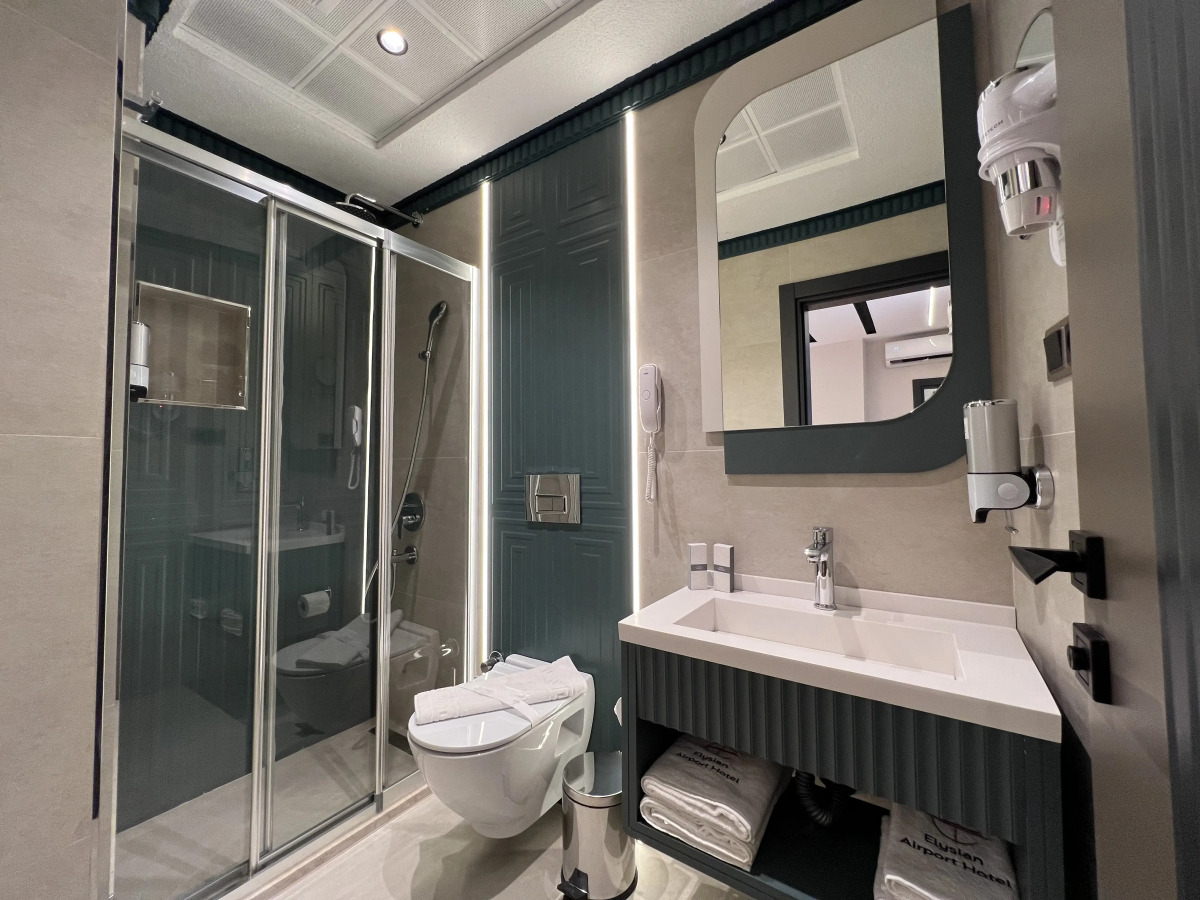 Hotel Elysian Airport